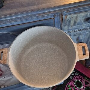 Large Beige Cooking Pot with Wooden Handles